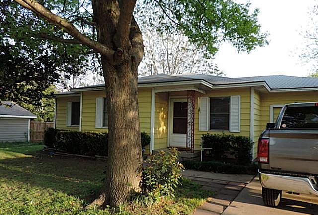 1st image of 514 W Avenue H