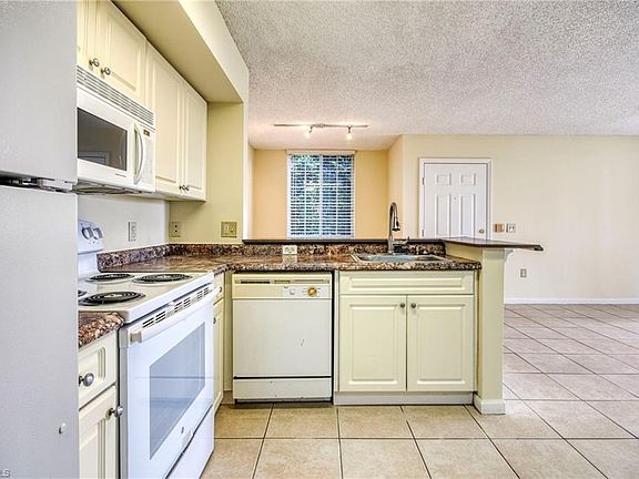 2nd image of 1150 Wildwood Lakes Blvd #8-102