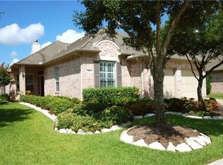 8714 Rippling Water Dr, Sugar Land, TX 77479