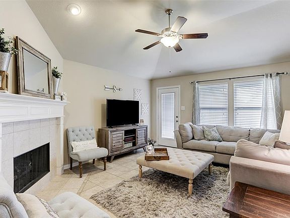 2nd image of 9962 Lazy Cove Ln