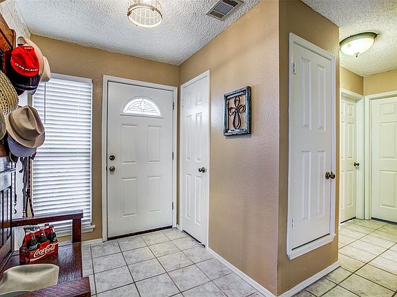 4th image of 2656 Sunset Dr