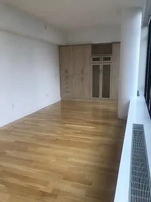 Rented by Solow Realty | media 9