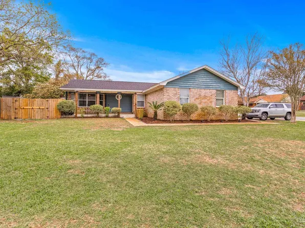 3890 Mariners Dr, Gulf Breeze, FL 32563