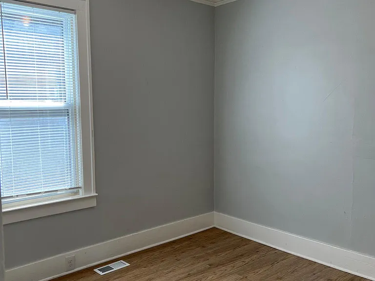 124 Oak St #1 — Photo 6