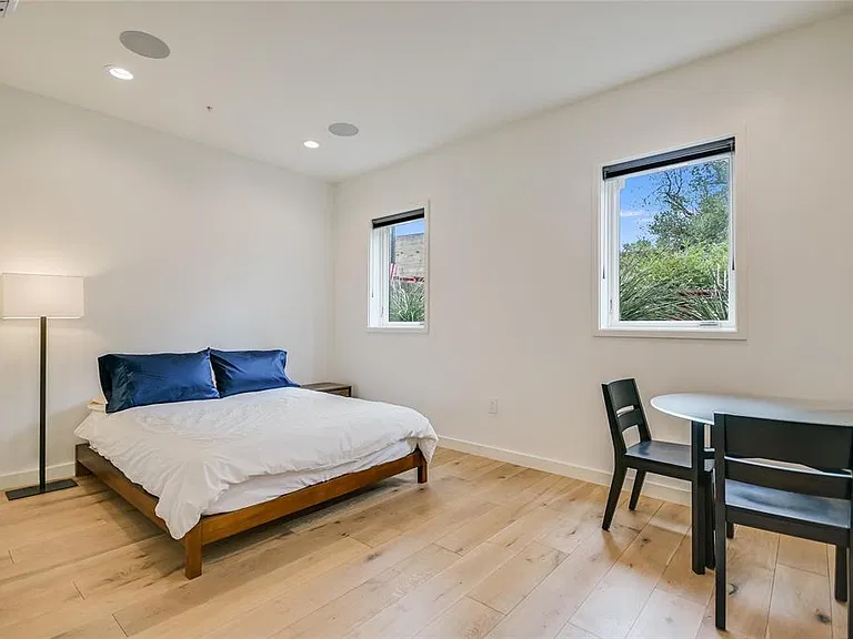 1410 Woodlawn Blvd #B — Photo 15