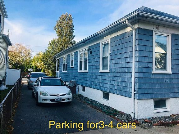 4th image of 100 Hillwood St