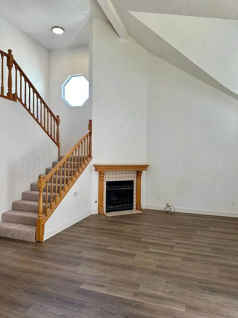 0423 80 & 84 Brewer Street — Photo 4