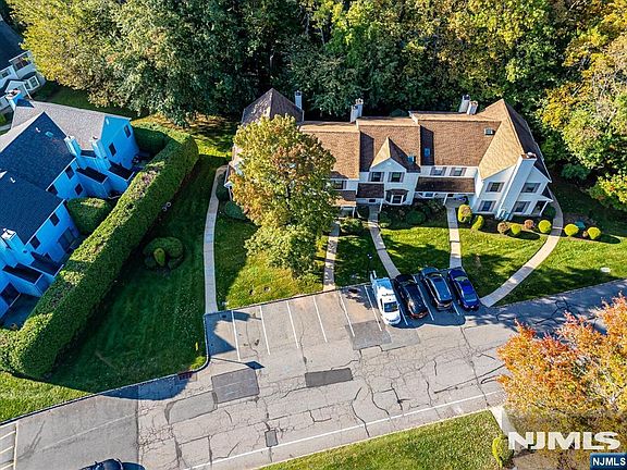 5th image of 3302 Stonehedge Road #3302