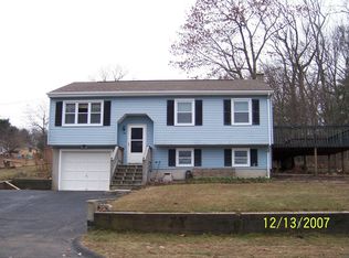 68 Valley Dr, Voluntown, CT 06384