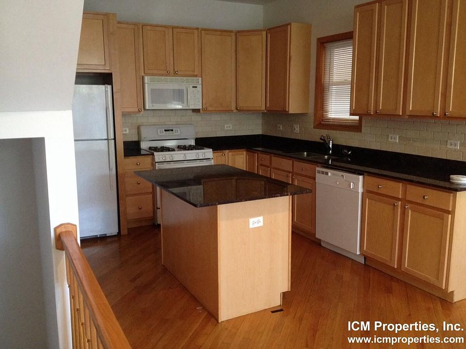 1st image of 1103 W Cornelia Ave #1L