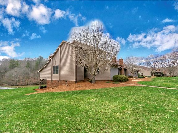 2nd image of 1532 Ivy Trce