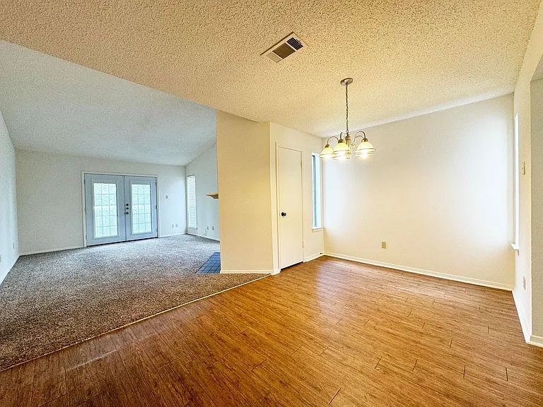 4321 Lake Shore Villa Dr — Photo 2