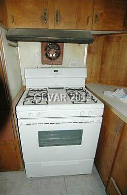 5th image of 2237 Raymond Ln