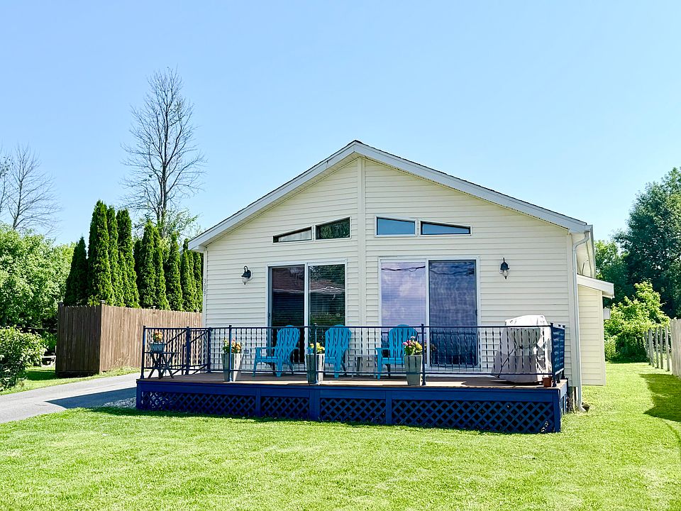 1st image of 309 Cumberland Head Rd