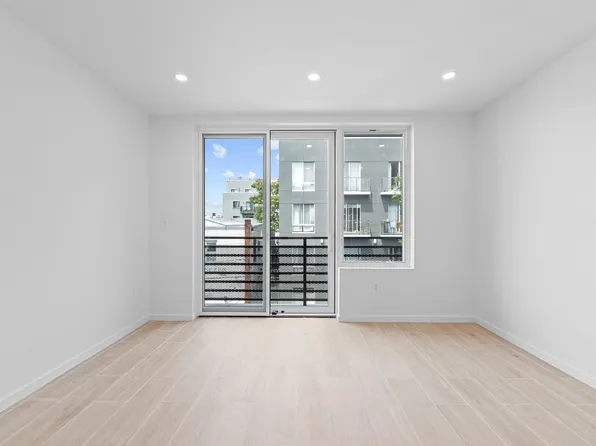 366 Harman Street image 6 of 18