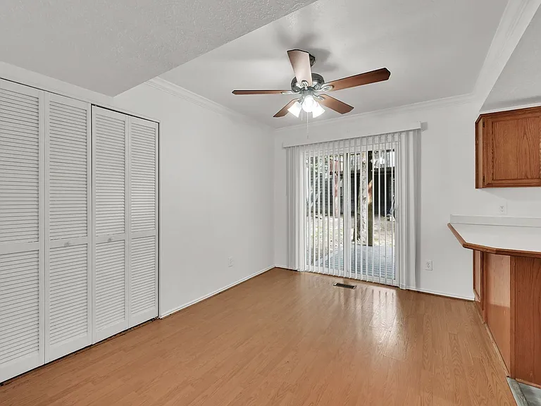 Shady Lane Apartments — Photo 17
