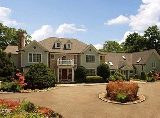 1185 Smith Ridge Rd, New Canaan, CT 06840