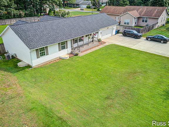 3rd image of 5664 Richmond Ave