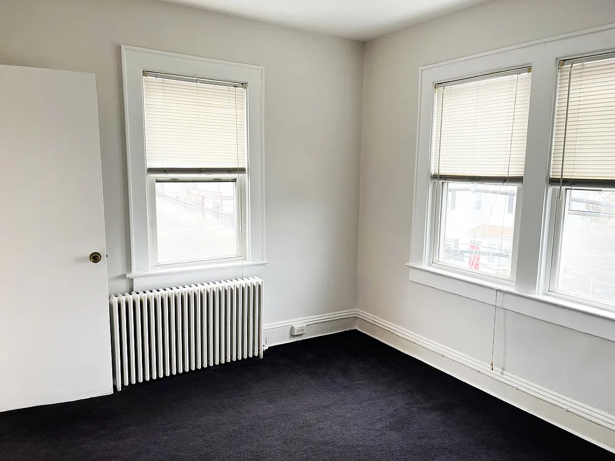 Building Photo - 208 Ashford Ave #3