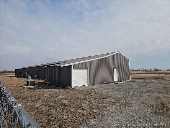 3rd image of 4130 N 434th Rd