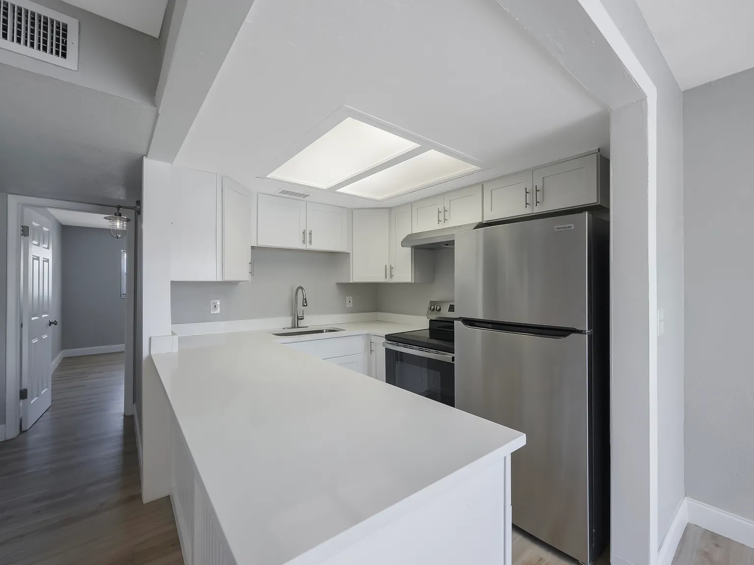 2 bed, $1,750 — Photo 4