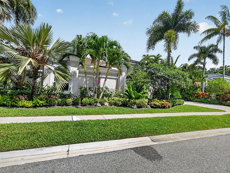 7843 Villa D Este Way — Photo 5