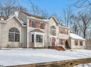 16 Chambers Pl, Randolph, NJ 07869