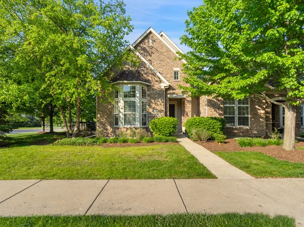 2904 Portage St, Naperville, IL 60564
