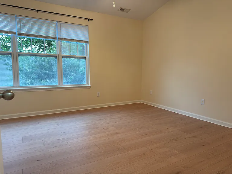 204 Harbor Haven Dr — Photo 6