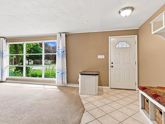 3rd image of 1403 Gunnell LANE