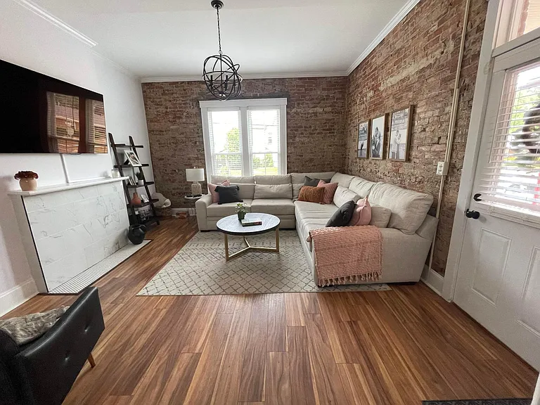 328 Oak St — Photo 5