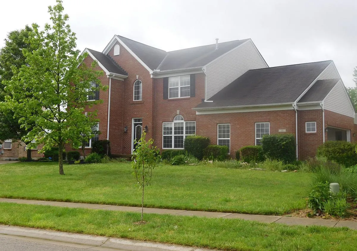 5 bed, 2.5 bath, 3170 sqft, $3,350 — Photo 2
