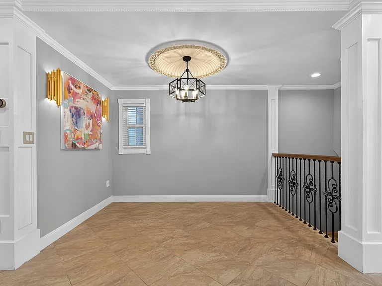 257 Kennedy Blvd — Photo 8