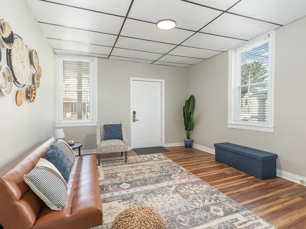 8 E Broadway #B, Etters, PA 17319