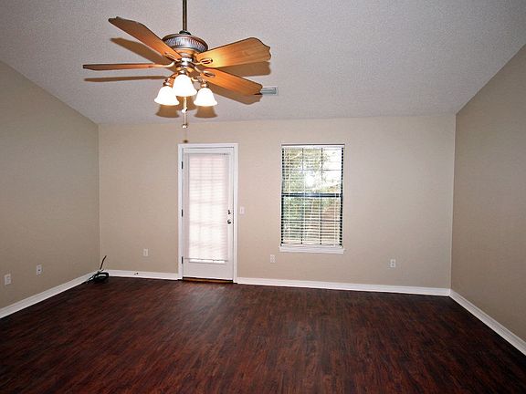 4th image of 6250 Starhill Dr