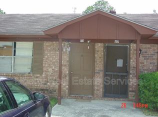 933 Live Oak Dr, Hinesville, GA 31313