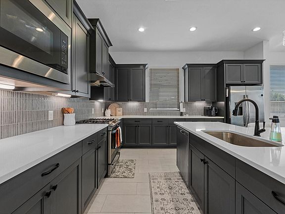 3rd image of 5034 Country Meadows Trl