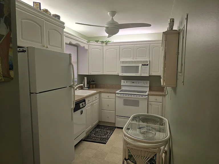 112 Lake Dora Dr — Photo 6