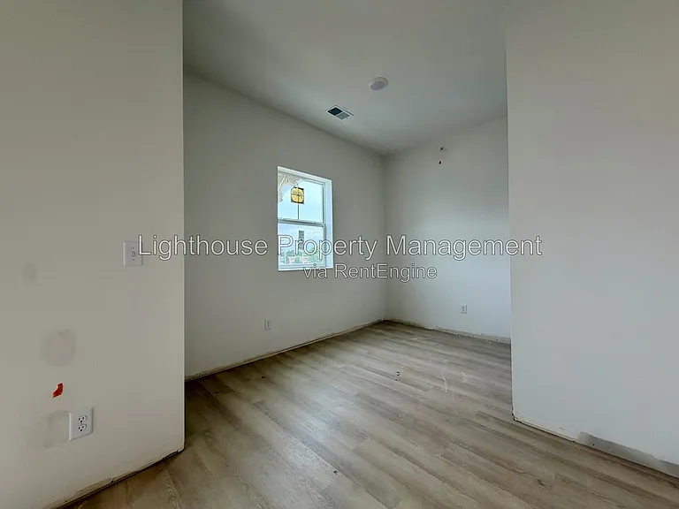 Riverbend Flats Apartments — Photo 68