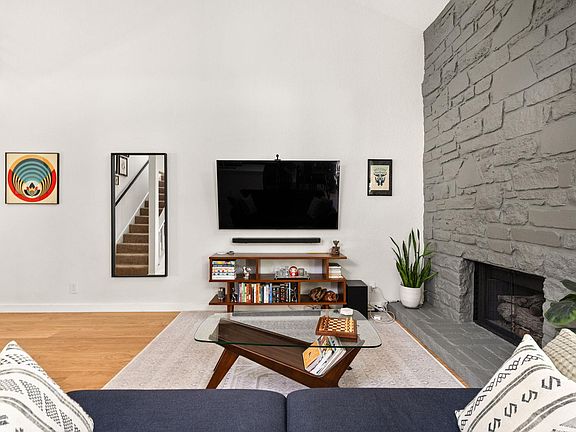 5th image of 4404 Travis Country Cir APT D2