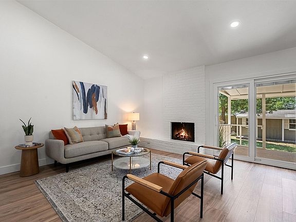 4th image of 2311 Sheri Oak Ln