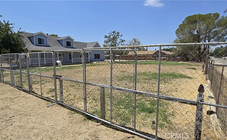 7806 E Avenue U — Photo 22