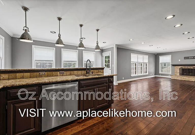 10508 Reeder St — Photo 12
