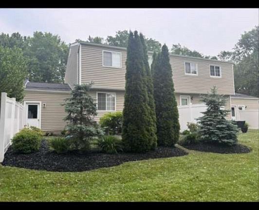 2nd image of 7400 N Chestnut Commons Dr