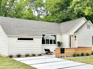 1922 Weems St, Conway, AR 72034