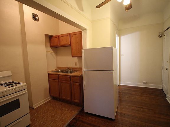 4th image of 836 Sherman Ave APT 8