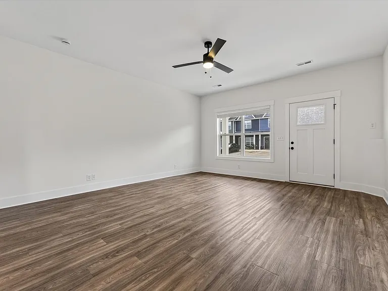 319 Front Ridge Cir — Photo 5