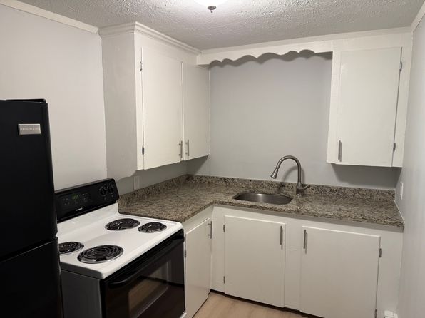 159 Elm St #208