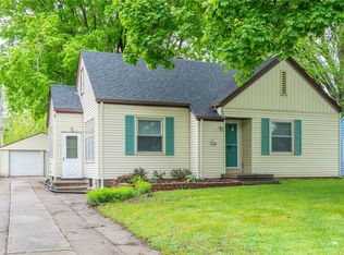 724 11th St, West Des Moines, IA 50265