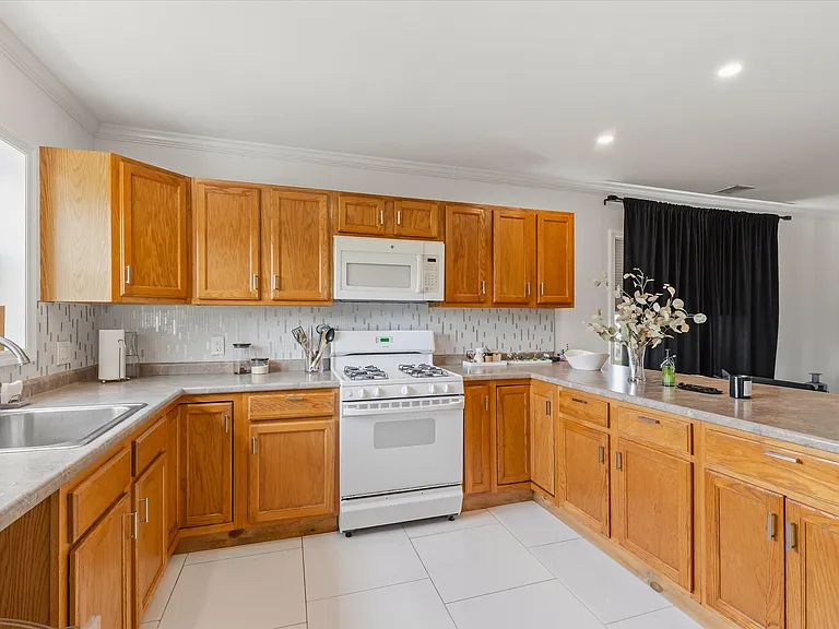 22 Chappelle St #3 — Photo 26
